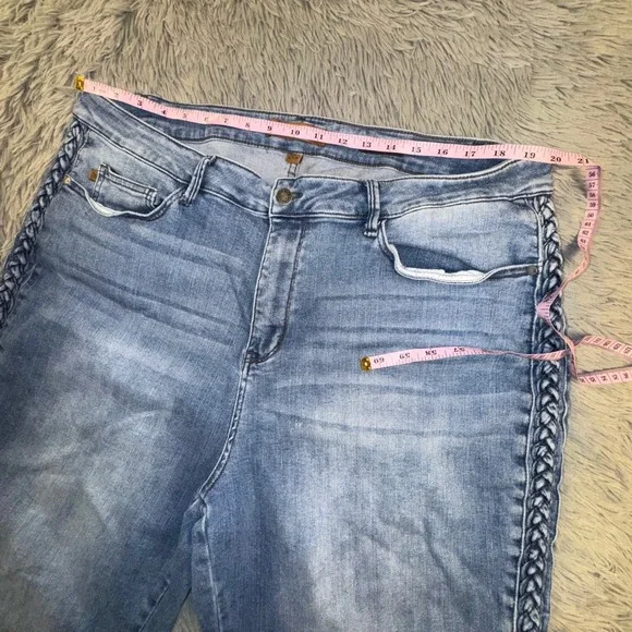 Judy Blue Wide Leg Cropped Jeans Women's 24W Light Wash Braided Detail High Rise - Picture 8 of 15